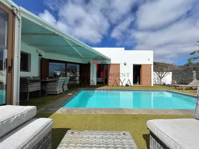 Villa en Playa Blanca — 2