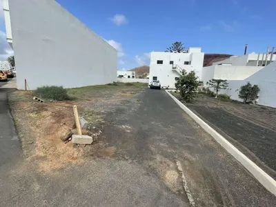 Parcela/Finca en Tinajo — 2
