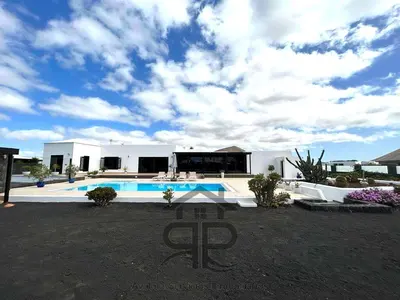 Villa en Masdache — 2