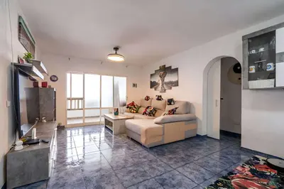 Piso en Los Lirios — 2